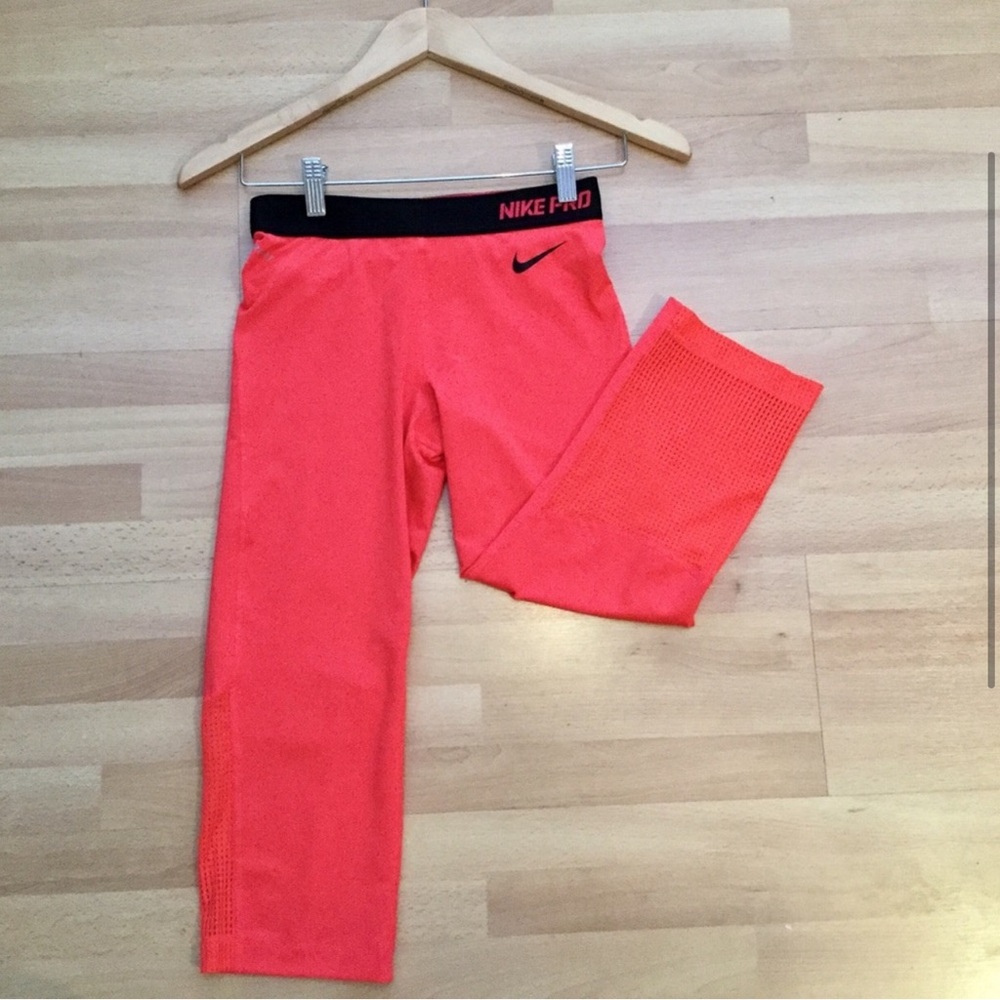 Nike Pro Capri Tights Leggings Medium coral pink